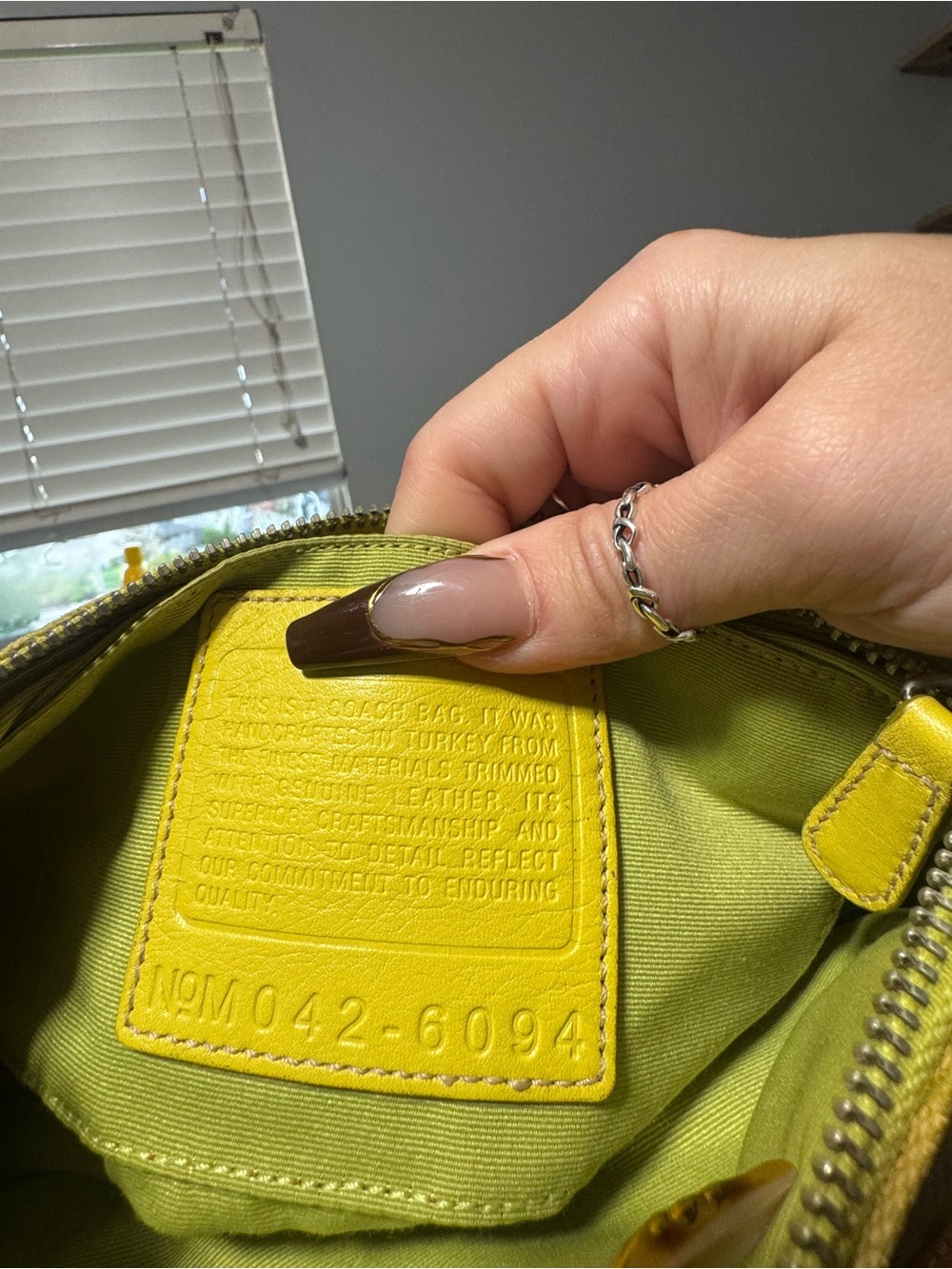 Coach Demi VINTAGE🫶🏻 🍋‍🟩 LIME GREEN RARE - Picture 7 of 7